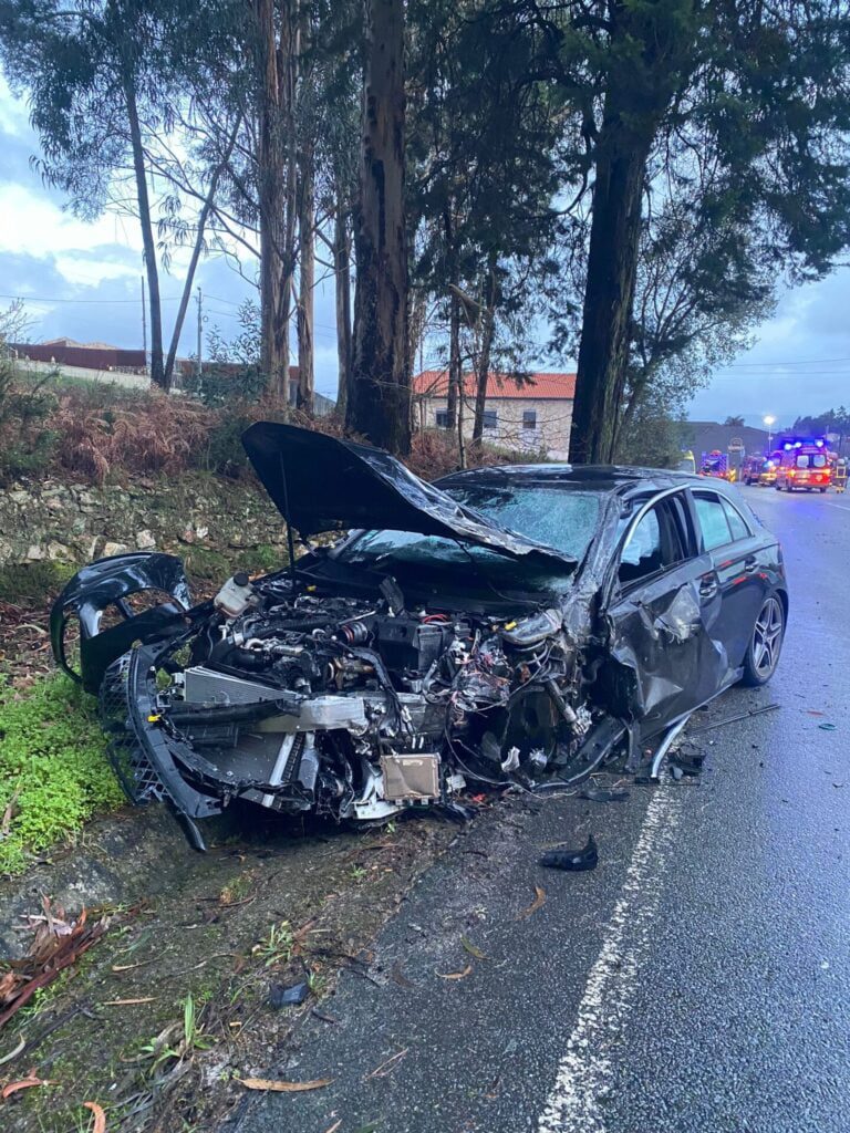 Acidente en103 em esposende