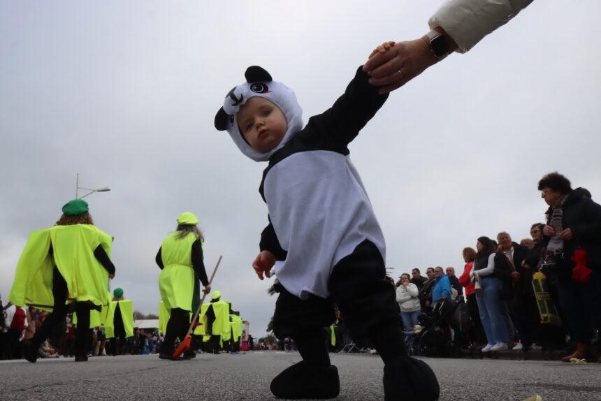 Esposende: Até o panda veio ao Carnaval da Marginal carnaval de Esposende