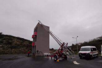 Reboque escada bombeiros ponte da barca