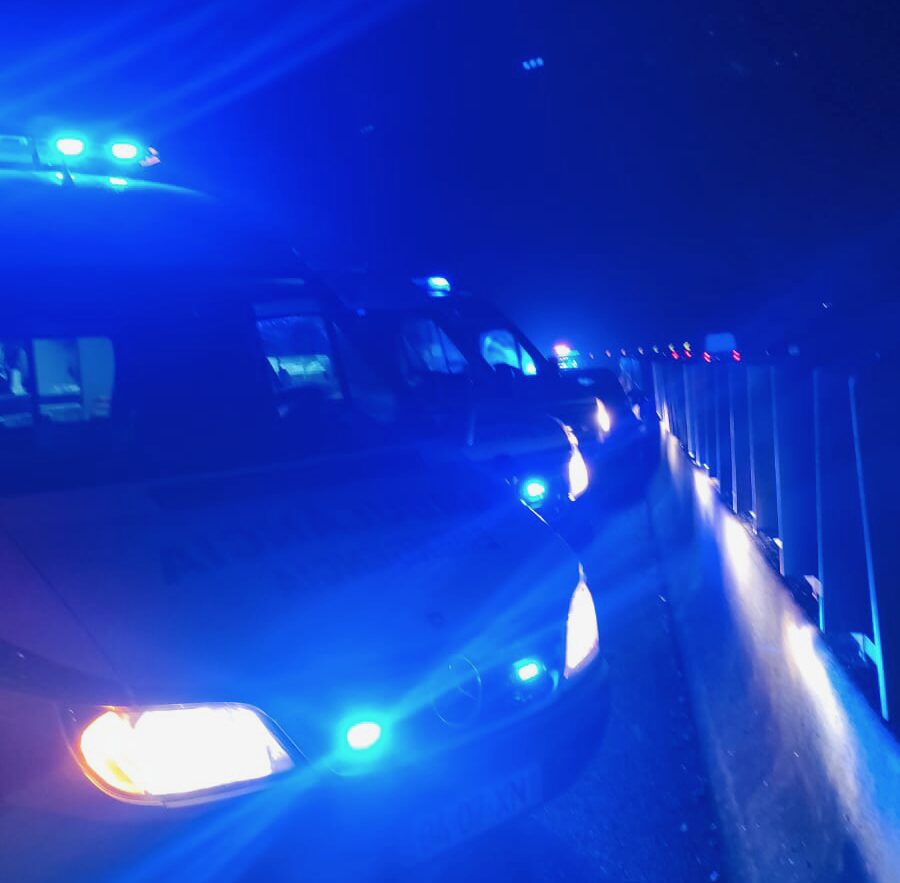 Esposende: Três feridos em colisão na A28 em Antas Cruz Vermelha A28 acidente