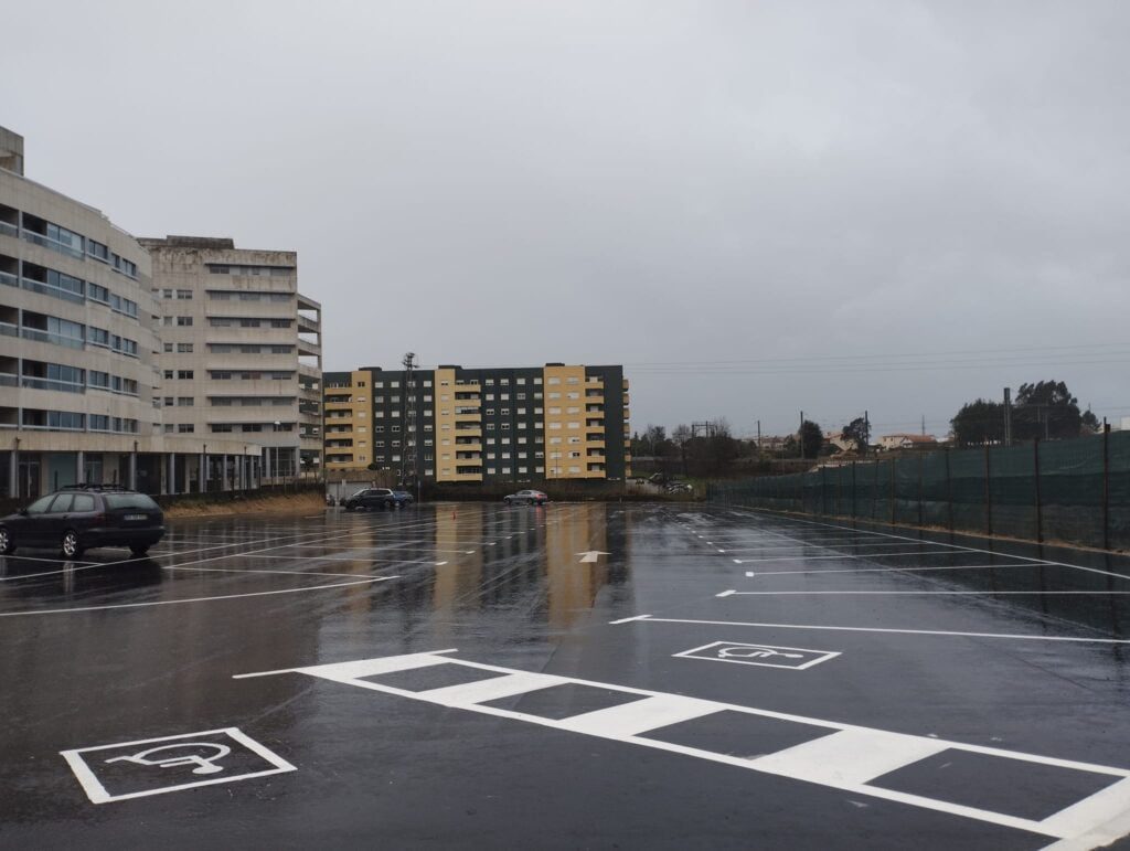 Barcelos: Há um novo parque de estacionamento gratuito e com 200 lugares estacionamento barcelos 5