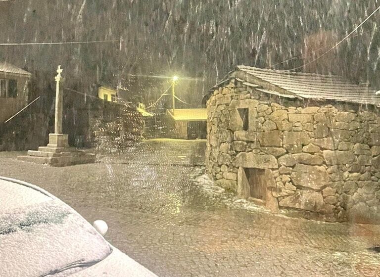 Já cai neve no Minho Neve