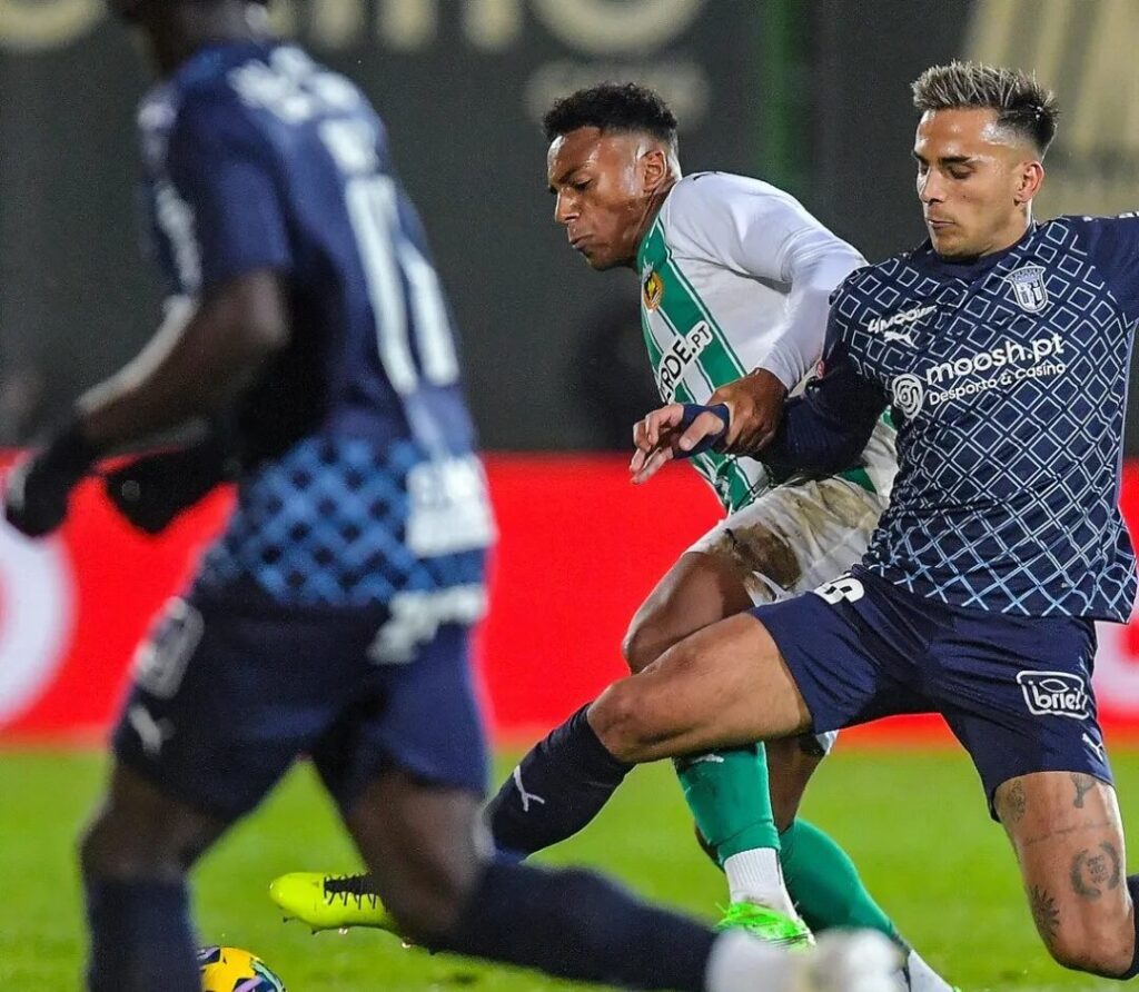 Futebol: Bicicleta mal anulada empata SC Braga em Vila do Conde Rio Ave SC Braga