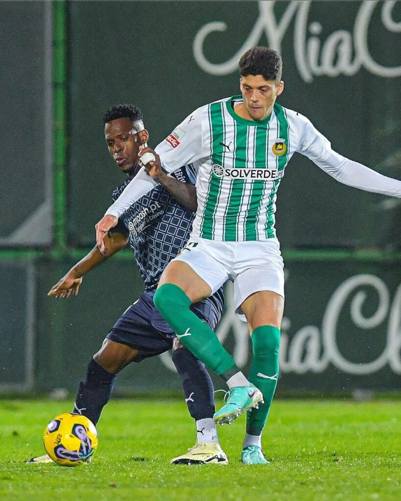 Futebol: Bicicleta mal anulada empata SC Braga em Vila do Conde Rio Ave SC Braga