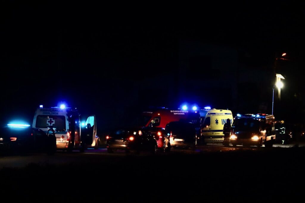 Esposende: Colisão frontal na EN103 faz três vítimas em Forjães Colisão EN103 Forjaes esposende