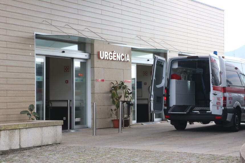 Ponte de Lima: Abandonado à porta do hospital queimado e esfaqueado. PJ investiga Hospital Ponte de Lima