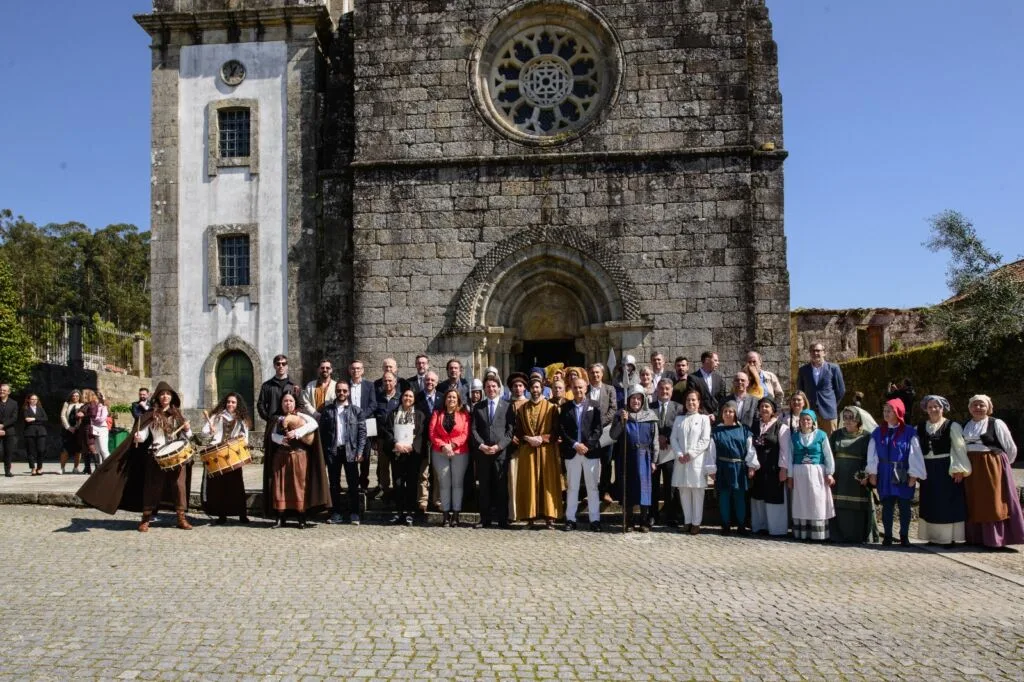 Doze Municípios unem esforços para criar o Caminho Português de Santiago de Leon de Rosmithal caminho póvoa de lanhoso peregrinos santiago