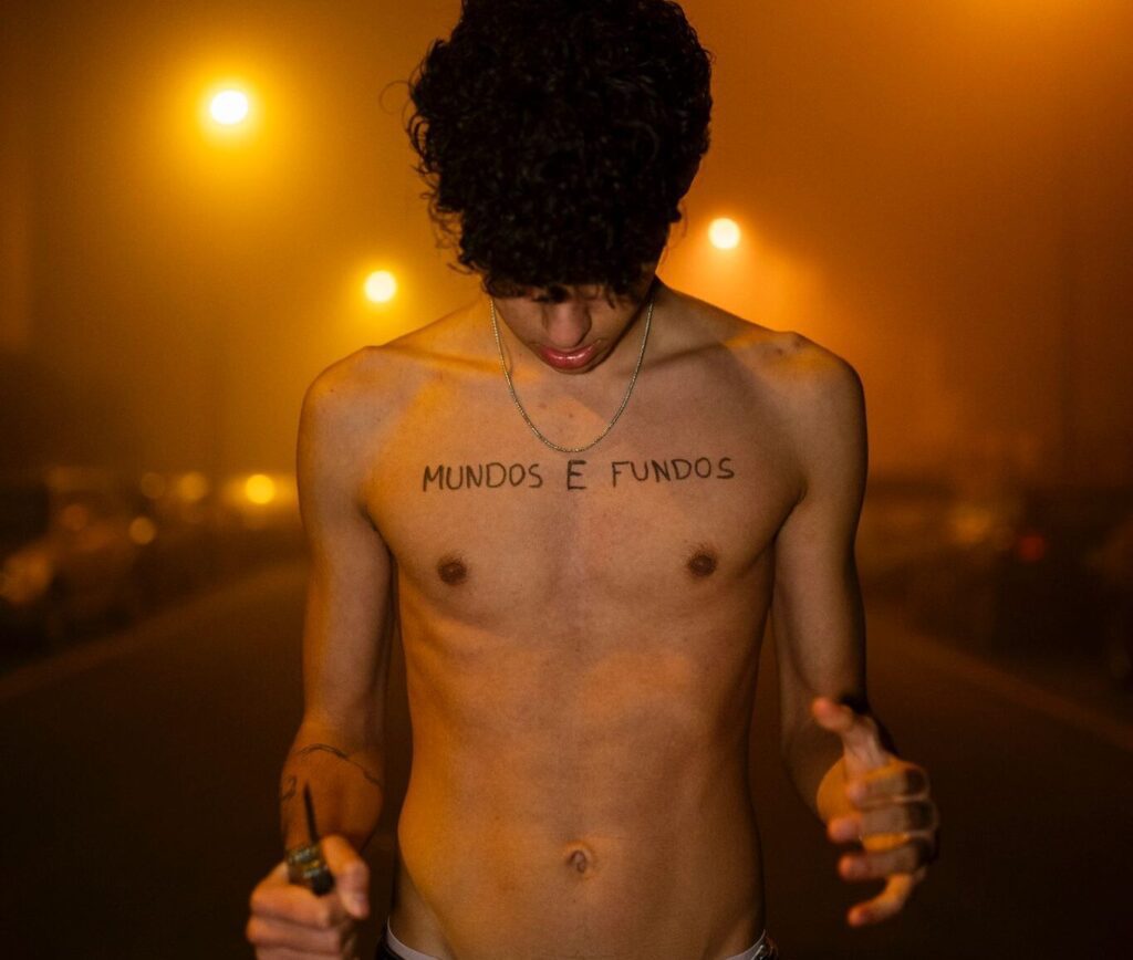 ´Mundos e Fundos` é o primeiro EP do bracarense LoadinnG loadinnG mundos e fundos