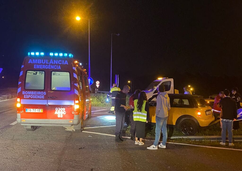 Esposende: 4 feridos em acidente no nó de acesso à A28 Acidente A28 En103_1 Esposende
