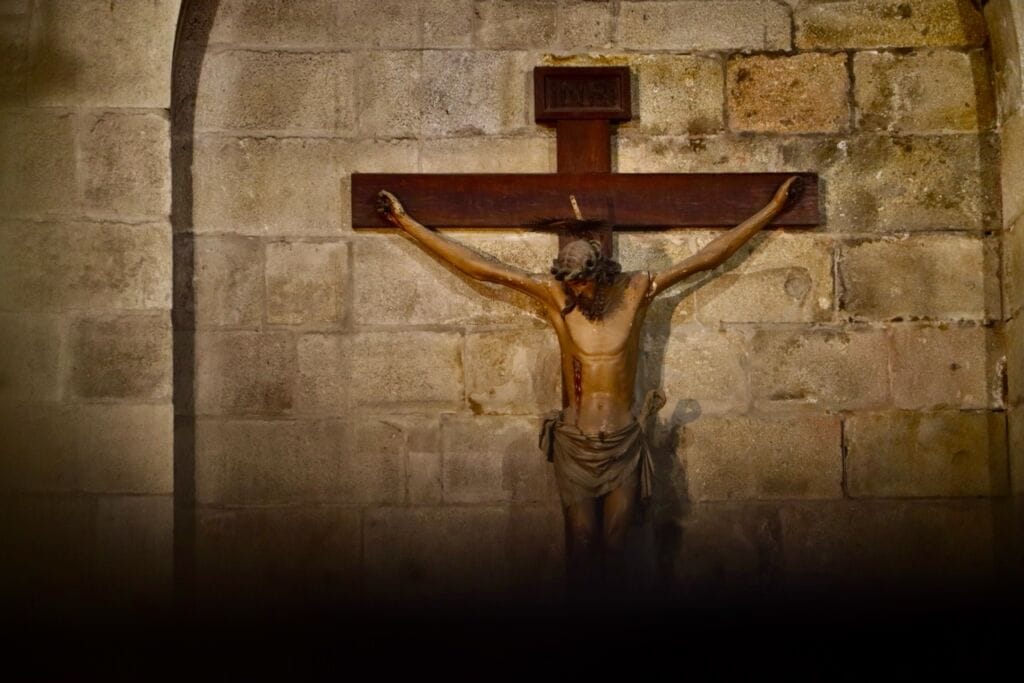 Barcelos: "Tomemos então a cruz e coloquemo-nos EnCaminho" na via sacra interparoquial Via Sacra Barcelinhos Barcelos