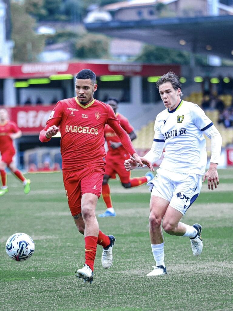Futebol: Famalicão vence em Barcelos e passa Gil Vicente FC Gil Vicente Famalicao