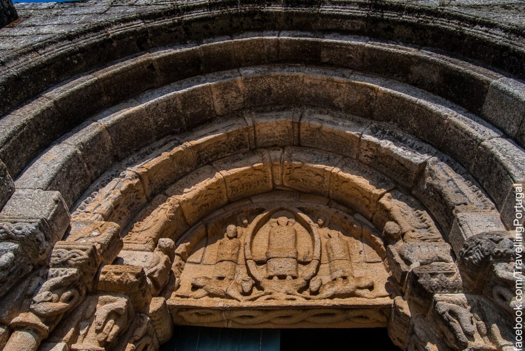 Póvoa de Varzim: BE denuncia atrasos nas obras de Monumento Nacional com 900 anos igreja rates