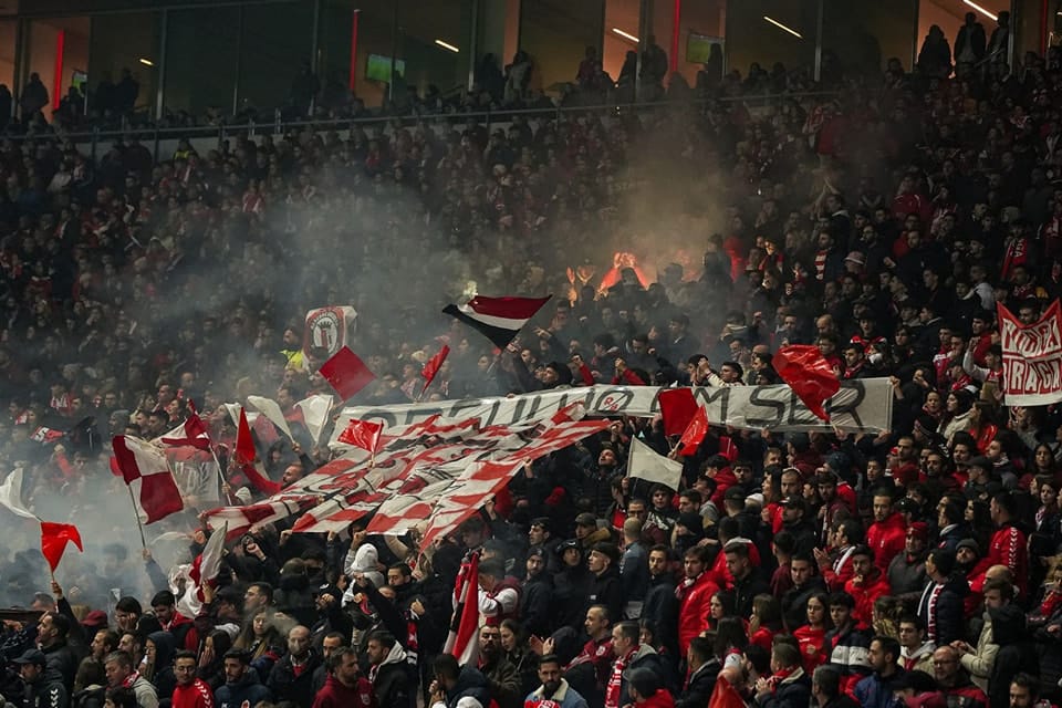 Futebol: São 11 os adeptos do SC Braga impedidos de entrar em recintos desportivos SC Braga adeptos