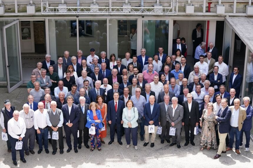 Braga: Câmara presta homenagem "justa e merecida" aos ex-presidentes de Junta ex-autarcas homenagem braga