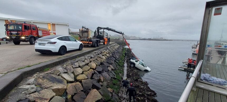 Póvoa de Varzim carro 2 mortos