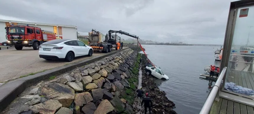Póvoa de Varzim carro 2 mortos