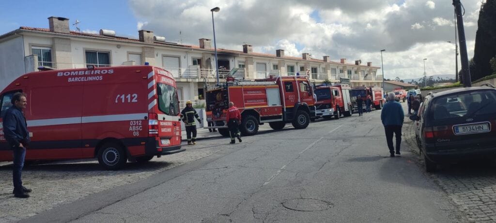 Barcelos: Incêndio destrói quarto de habitação nas Carvalhas Incêndio barcelos