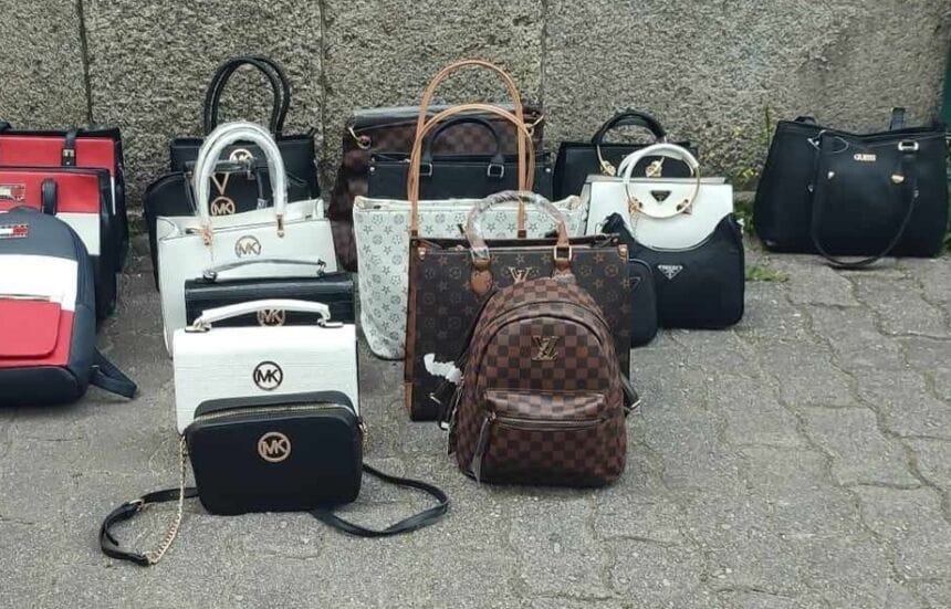Barcelos: Fiscalização caça indivíduo com 24 mochilas e malas contrafeitas GNR Barcelos