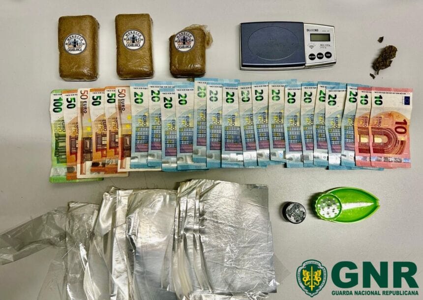 Esposende: Detido em Belinho com mais de 500 doses de haxixe GNR Esposende