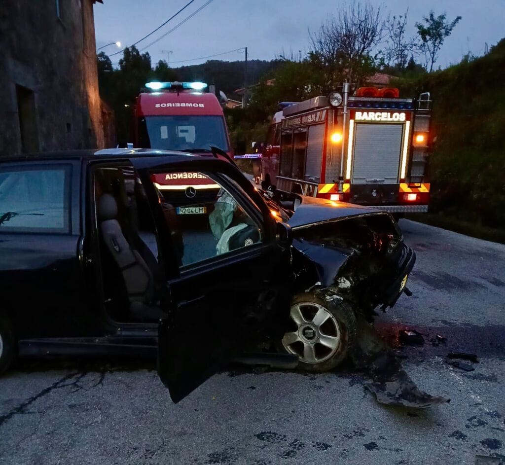 Barcelos: Despiste em Palme faz um ferido grave Palme acidente barcelos