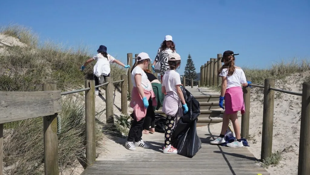 Esposende: (c/vídeo) Brigadas Verdes "atacaram" Praia Suave Mar. Este sábado está convocado Recolha lixo Esposende Ambiente