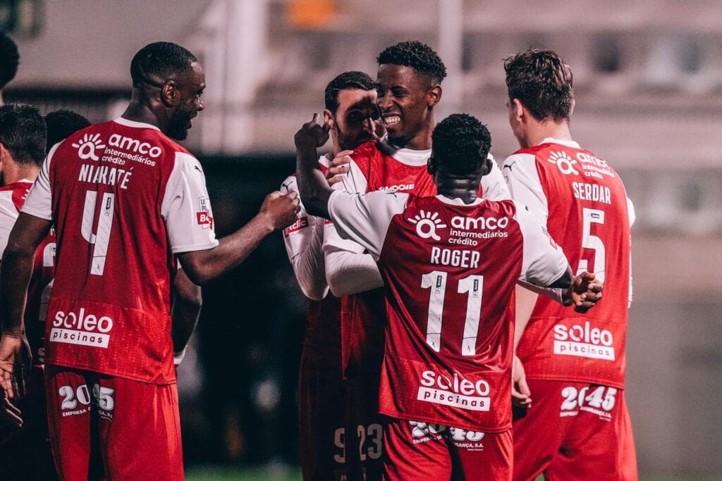 Futebol: SC Braga goleia em Portimão SC BRaga Banza