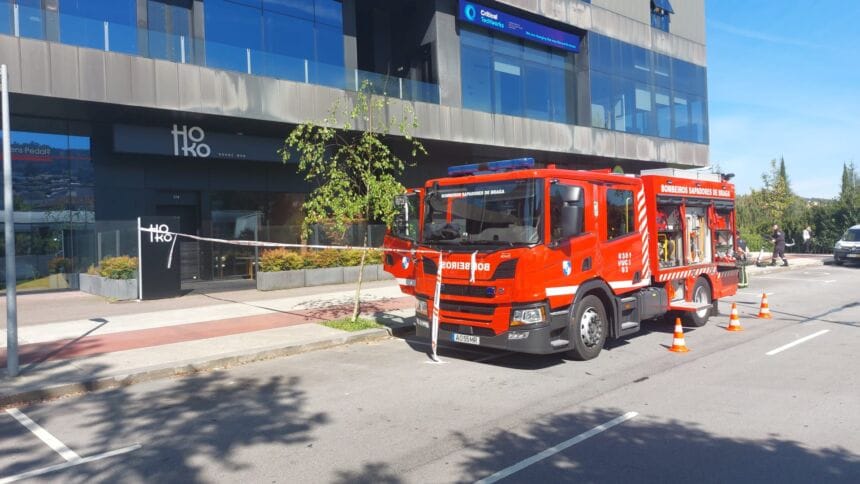 Braga: Lamaçães. Incêndio em conduta isola edifício de escritórios Incêndio Braga Lamaçães