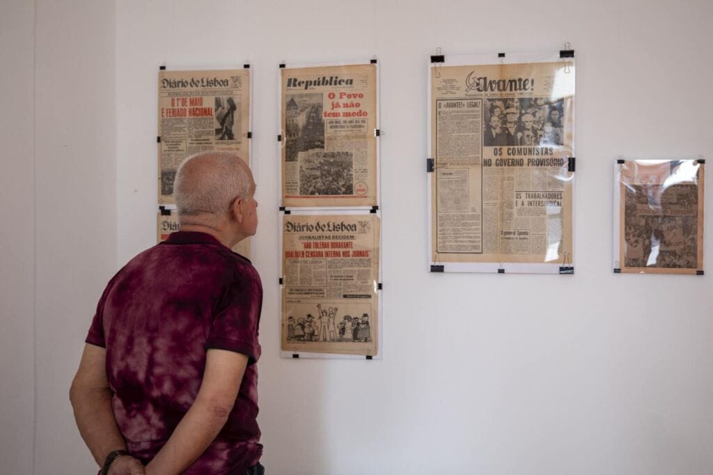 Barcelos: Primeiro "Avante" pós 25 de abril ou livros proibidos pelo Estado Novo em exposição a não perder barcelos 25 de abril