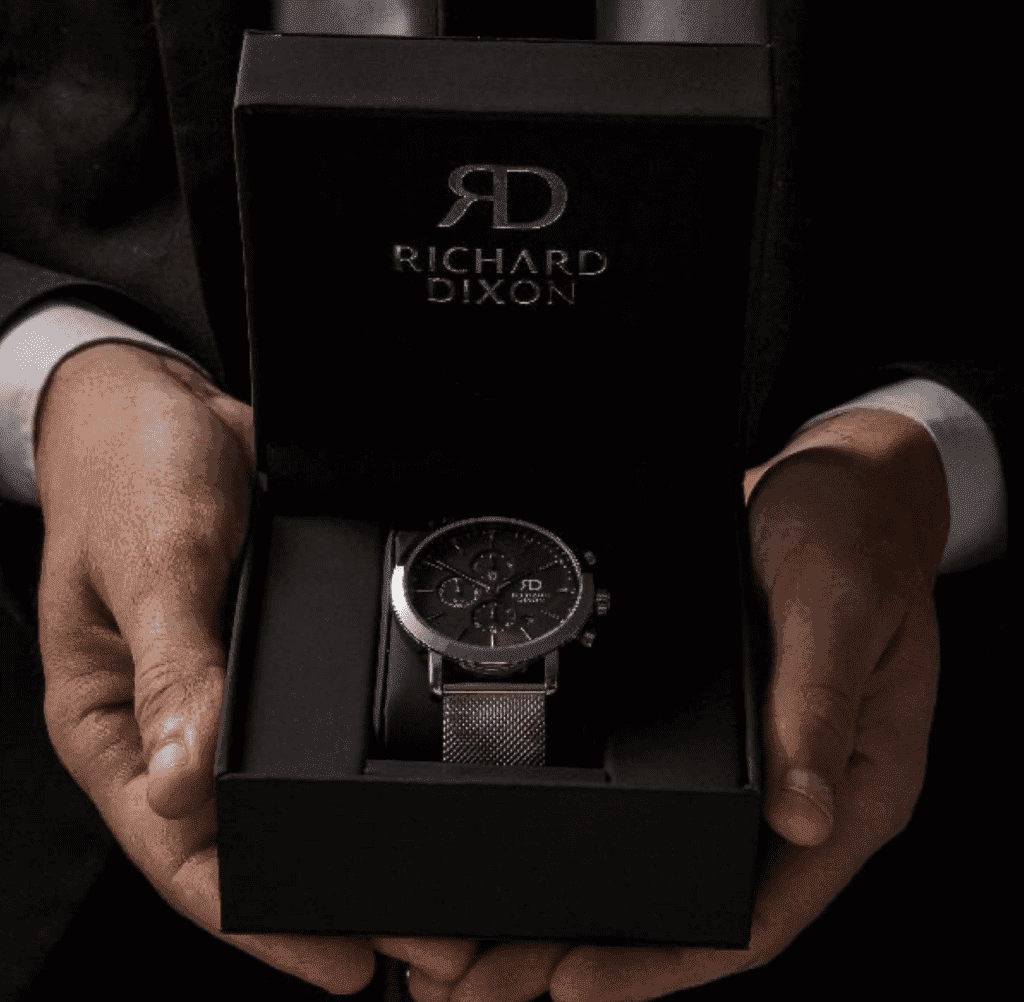 "Richard Dixon" vai além da nova marca de relógios de luxo de Braga. É um amigo Richard Dixon
