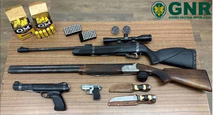 Barcelos: Homem que batia na mulher tinha várias armas em casa Barcelos GNR Armas