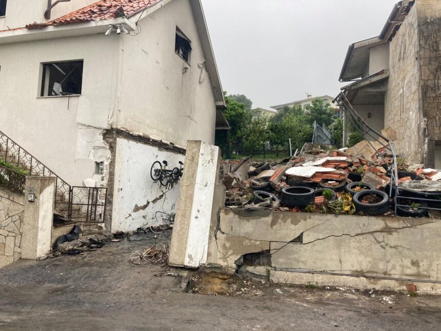 Vila Verde: Explosão destrói garagem e afeta 11 casas. "Foi milagre ninguém morrer", afirmam bombeiros Vila Verde explosão turiz