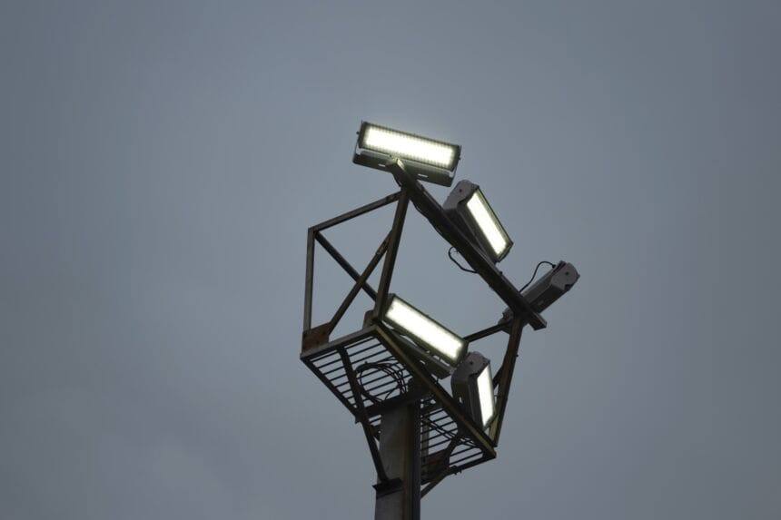 Futebol: E há nova "luz" no Sporting Clube da Ucha Ilumina Ucha