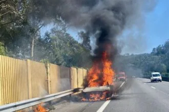 a28 carro arde esposende - 1