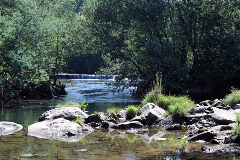 Braga: Praia Fluvial de Adaúfe interditada. Procuras opções alternativas? Braga Praia Fluvial Cavadinho E24