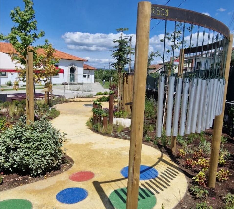 Braga: "Inclusivo e inspirador". Eis o novo jardim sensorial da CERCI Jardim Cerci Braga