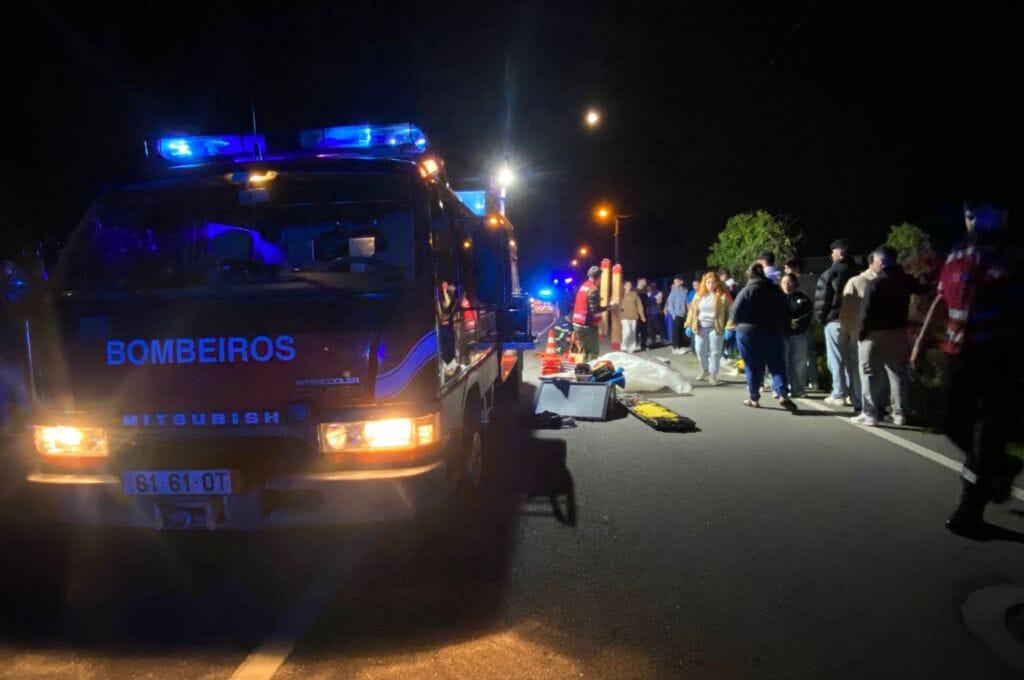 Esposende: Dois feridos graves em despiste na EN13 Acidente esposende noite