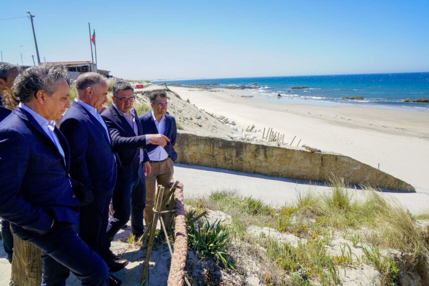 Esposende: "É fundamental agir rápido e proteger esta costa" afirmou secretário de Estado do Ambiente Esposende Estado Ambiente E24 erosao