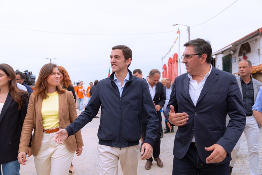 Europeias: Esposende recebeu Sebastião Bugalho e mostrou impacto da erosão costeira em Apúlia Benjamim Pereira Sebastião Bugalho europeias esposende erosão