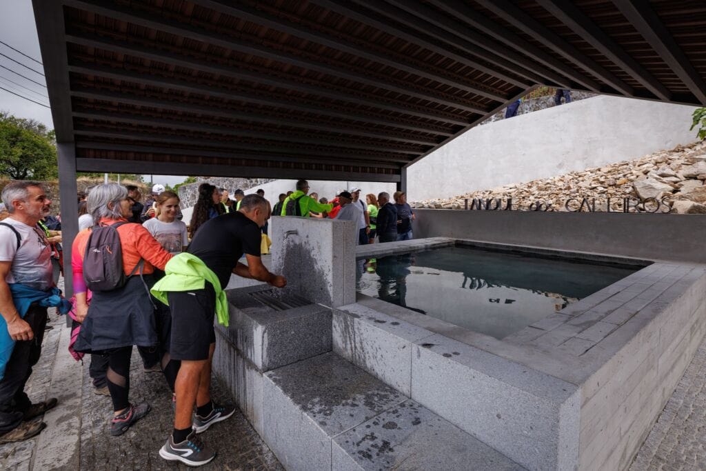 Braga: Caminhar, desfrutar e inaugurar. Tanque comunitário em Sequeira recuperado Tanque Braga Sequeira