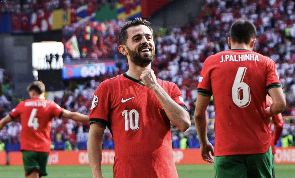 Futebol: Portugal dá "banho luso" à Turquia Portugal Bernardo Silva