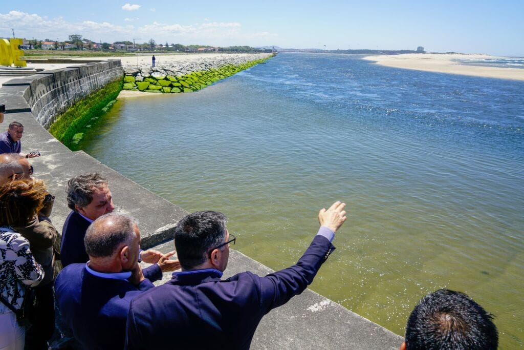 Esposende: "É fundamental agir rápido e proteger esta costa" afirmou secretário de Estado do Ambiente Esposende Estado Ambiente E24 erosao