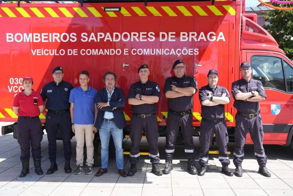 Braga: Bombeiros Sapadores com novo veículo de comando e comunicações BS Braga comunicações