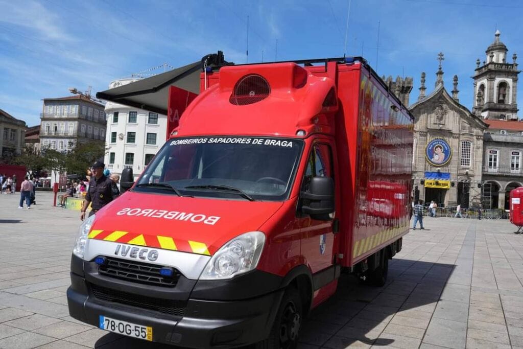Braga: Bombeiros Sapadores com novo veículo de comando e comunicações WhatsApp Image 2024 06 22 at 22.49.44 2