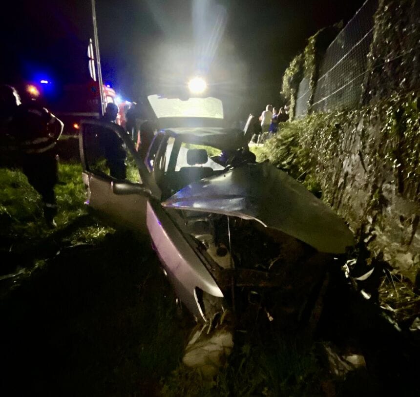 Esposende: Dois feridos graves em despiste na EN13 eb138bd6 2454 4c2e 8c24 ce883c5385cc