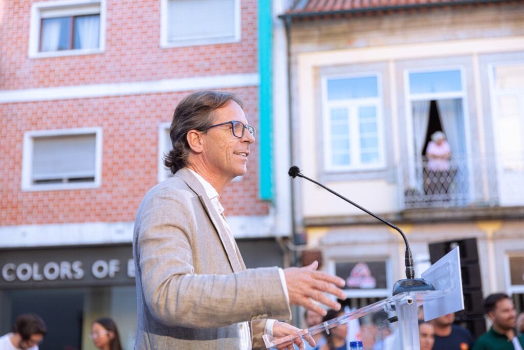 Europeias: Hugo Soares acusa Pedro Nuno de andar com Temido “ao colo” AD Mario Constantino
