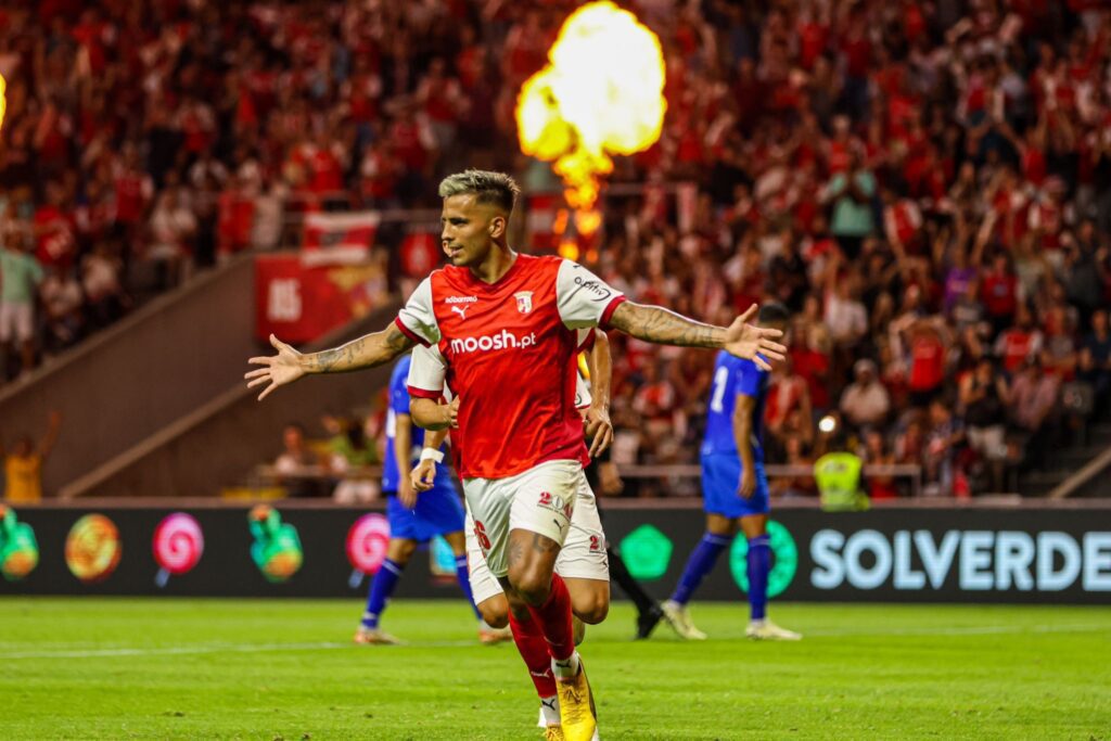 Futebol: E bastou acelerar. SC Braga vence israelitas e já vê “servettes” SCB Macabbi SC Braga