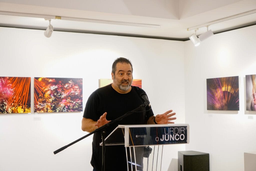 Esposende urdir o junco