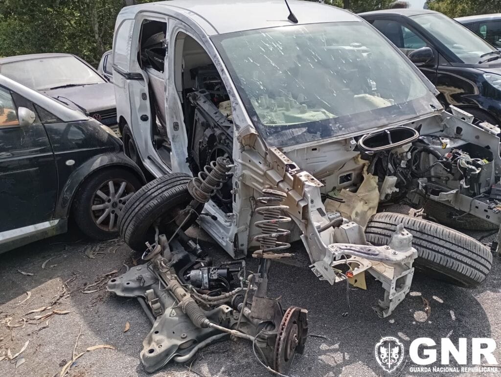 Braga: Dois detidos por furto, recetação e desmantelamento de viaturas Braga GNR apreensao