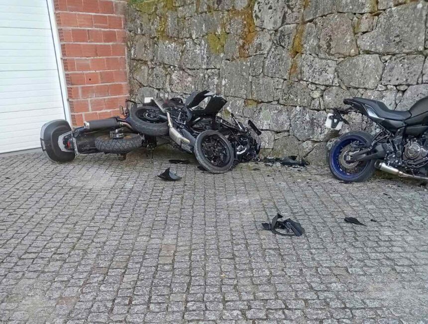 Barcelos: Acidente de mota no interior da Kristaltek deixa jovem ferido com gravidade acidente barcelos mota - 1