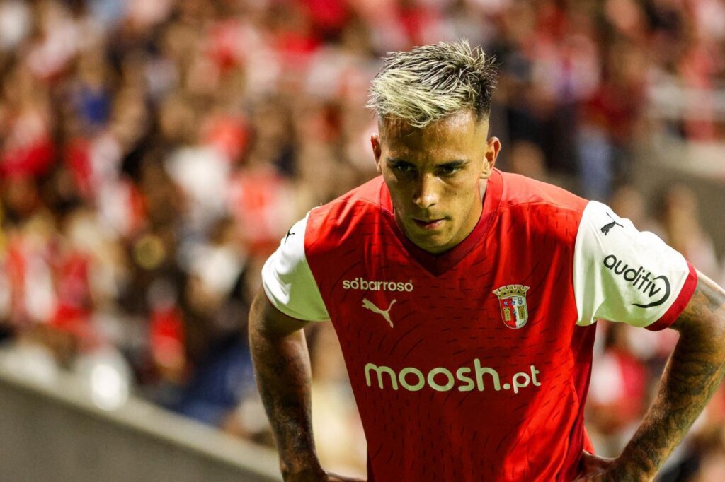 Futebol: E bastou acelerar. SC Braga vence israelitas e já vê “servettes” SCB Macabbi SC Braga